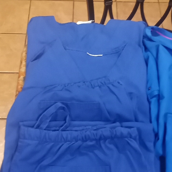 HUGE SCRUBS LOT DICKIES, BUTTER SOFT,CHEROKEE AND OTHERS 15 SETS - Picture 2 of 11